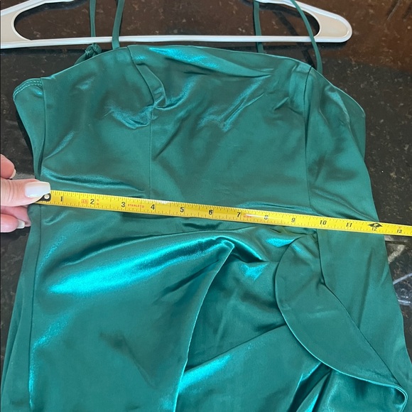 Lulu’s NWT satin asymmetrical dress - Picture 7 of 8